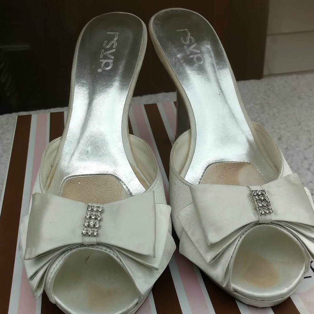 Shoe